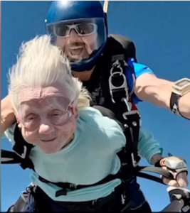 A 104 year old woman died before Guinness record for the oldest skydiver